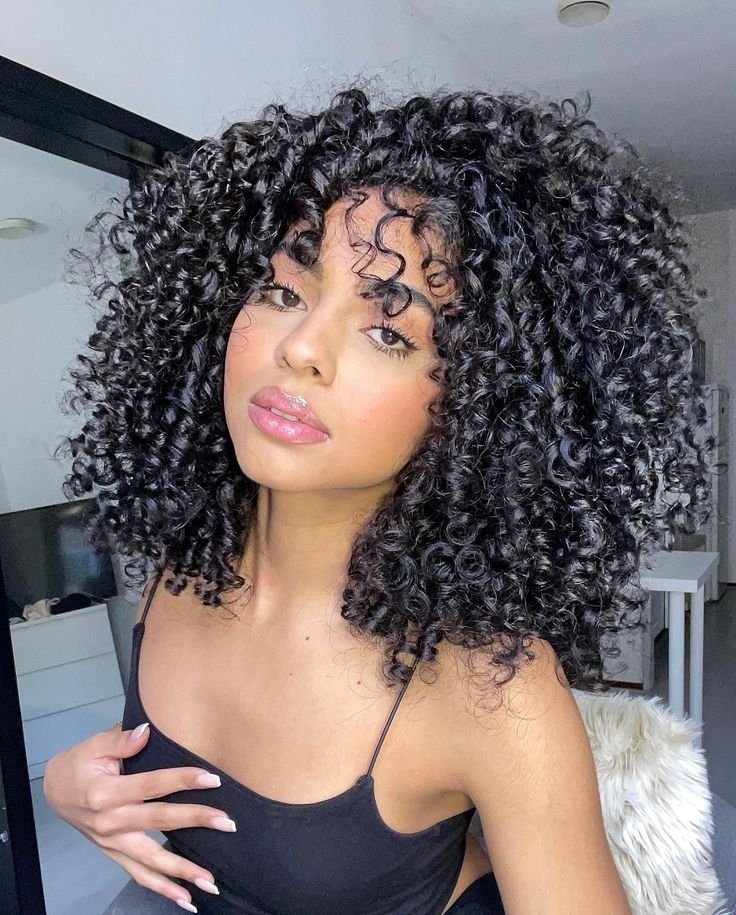 Cheveux bouclés